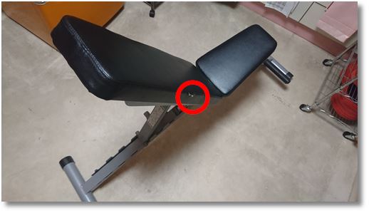 インクラインベンチ カバーの破れ