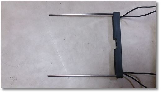 ブロックダンベルのサイドから挿し込むピン